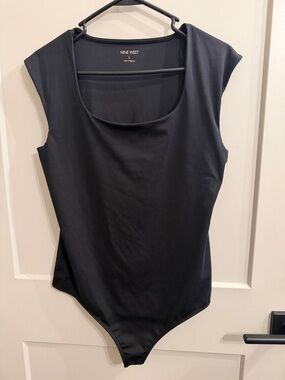 Nine West Black Cap Sleeve Scoop Neck Bodysuit